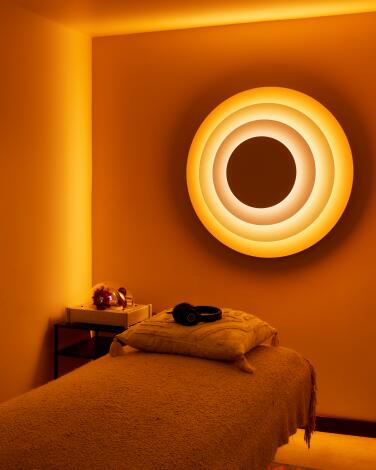 A bed at Quantum Clinic.